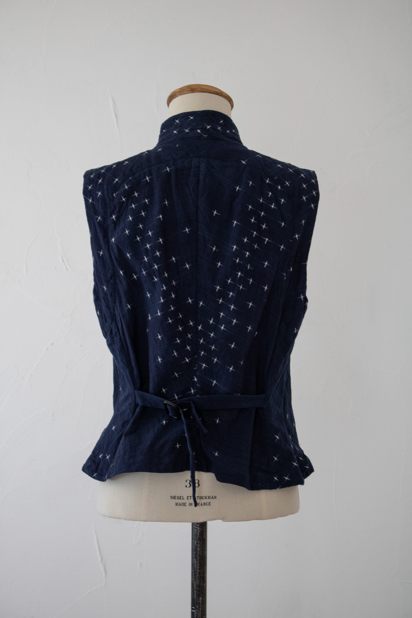 mannish vest K601 hikoboshi ai/white