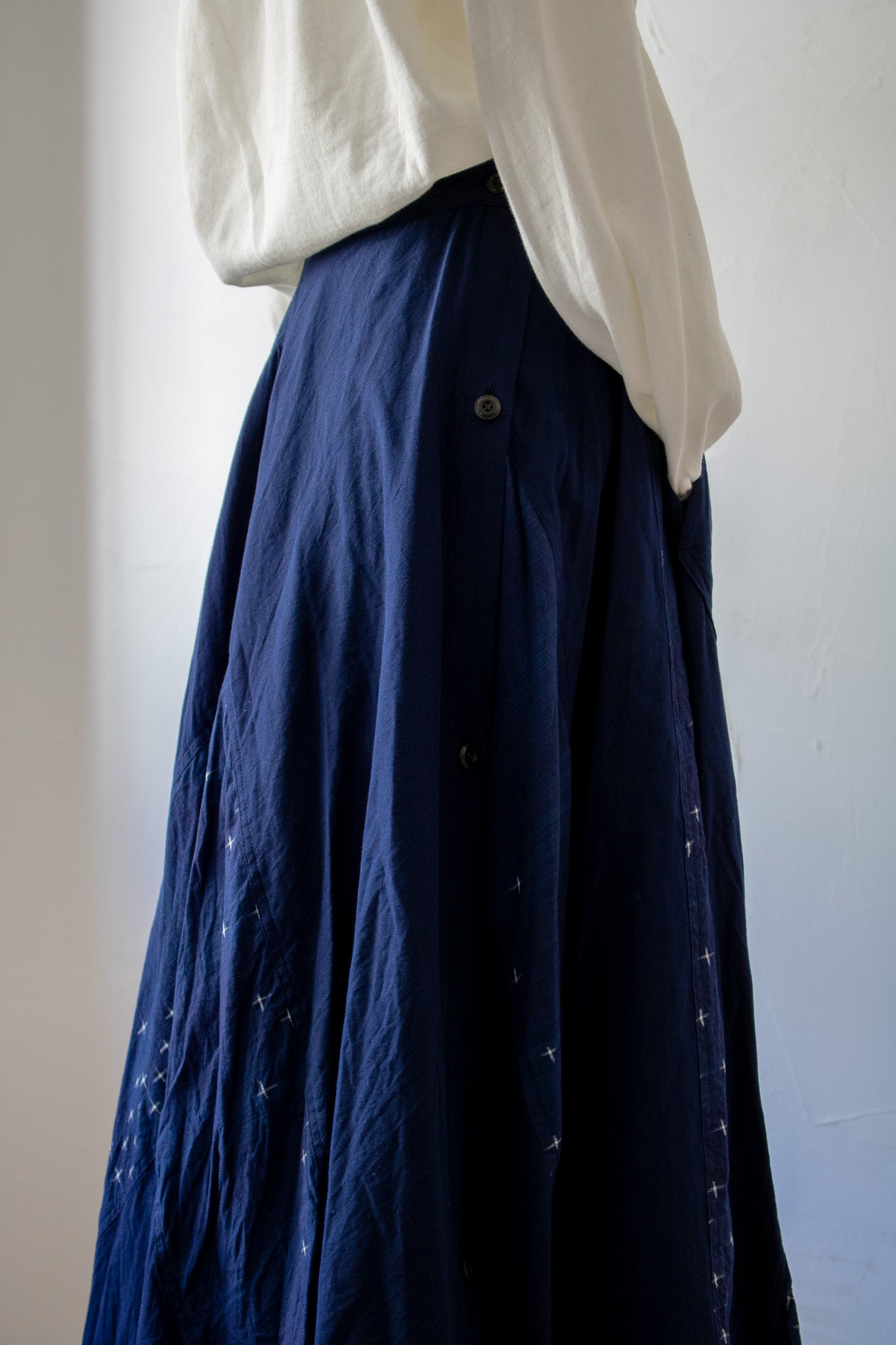 sidesaddle skirt K901 SIC navy × hikoboshi ai white