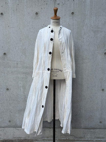 tuck one-piece K209 SIC white