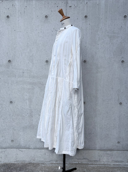tuck one-piece K209 SIC white