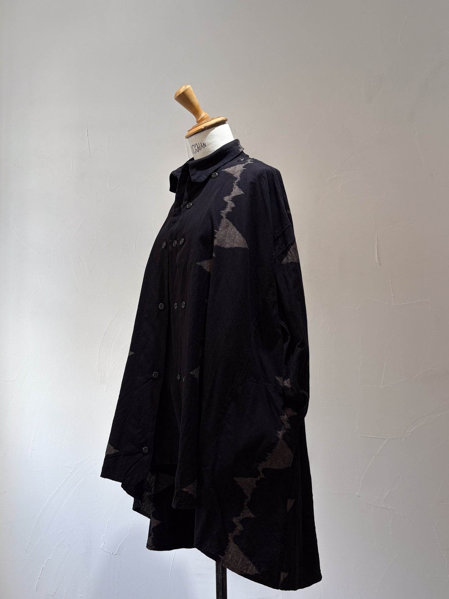 drape blouse K500-A kodo black/beige